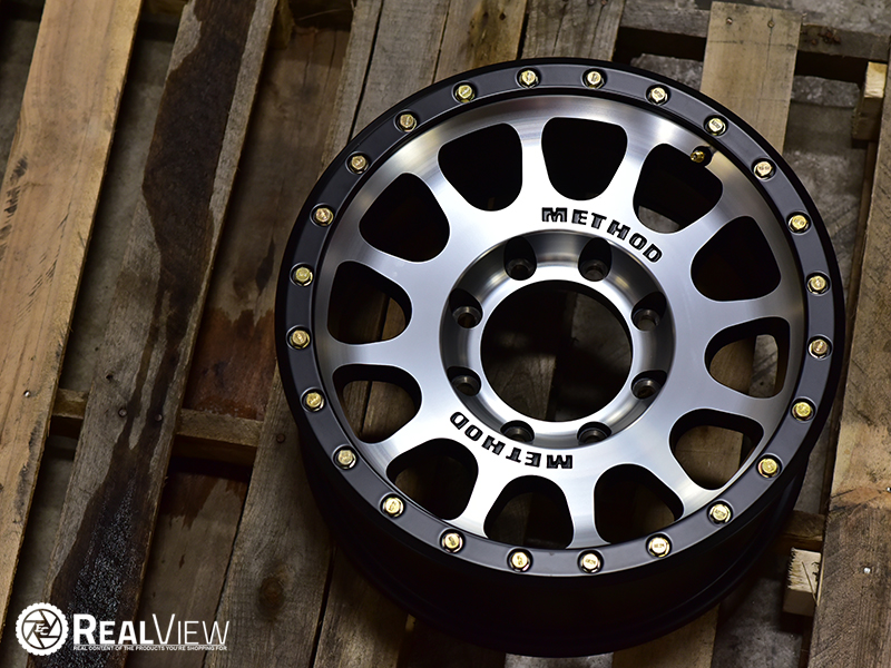 Method Mr305 17x8.5 0 Machined Black 